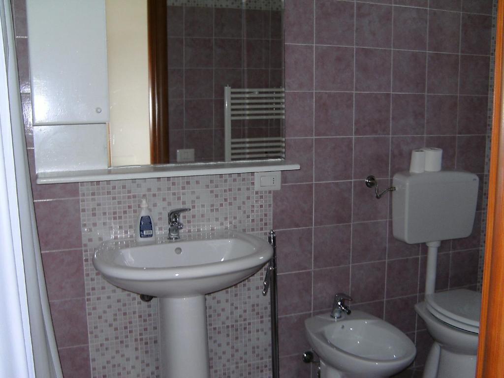 Vento Dell'Est Bed and Breakfast San Cataldo  Rum bild
