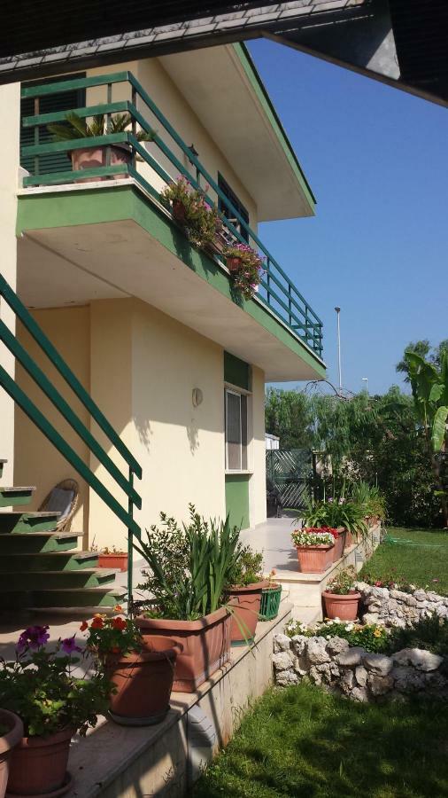 Vento Dell'Est Bed and Breakfast San Cataldo  Exteriör bild